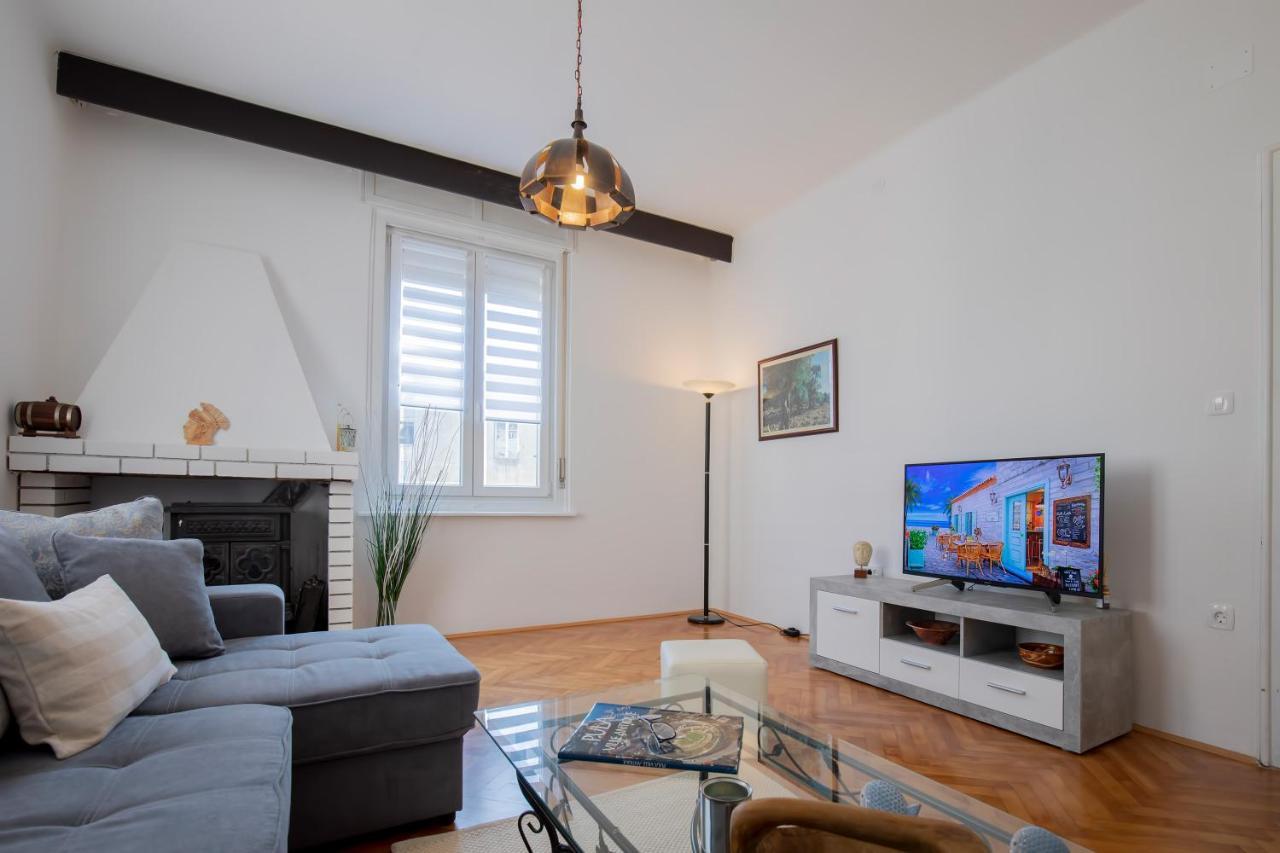 Amphitheater Apartment Pula Exterior foto